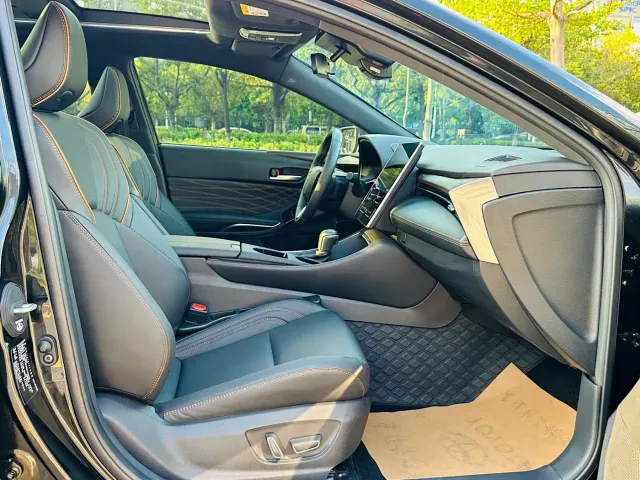 Toyota Avalon — Фото автомобиля 21