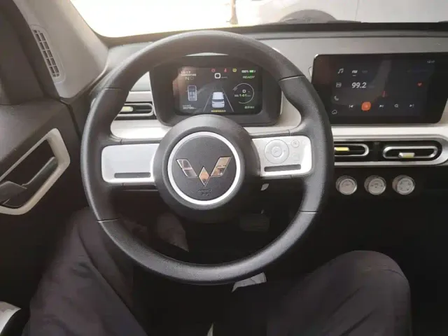 Wuling Hongguang Mini EV — Фото автомобиля 10