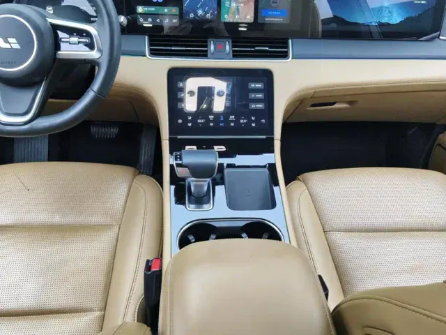 Li Auto ONE — Фото автомобиля 16
