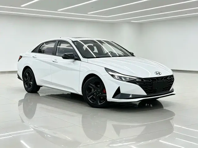 Hyundai Elantra — Фото автомобиля 3