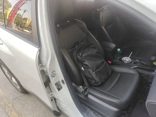 Toyota Corolla Cross — Фото автомобиля 24