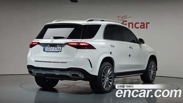 Mercedes-Benz GLE-Class — Фото автомобиля 2