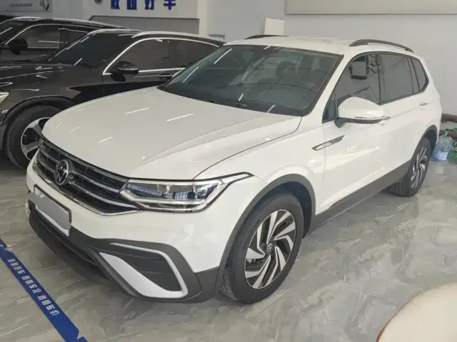 Фотография автомобиля — Volkswagen Tiguan L