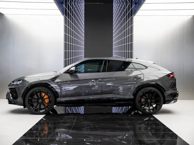 Lamborghini Urus — Фото автомобиля 3