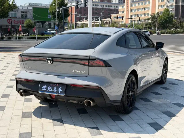 Changan UNI-V — Фото автомобиля 7