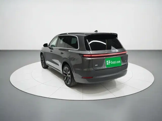 Li Auto L9 — Фото автомобиля 4