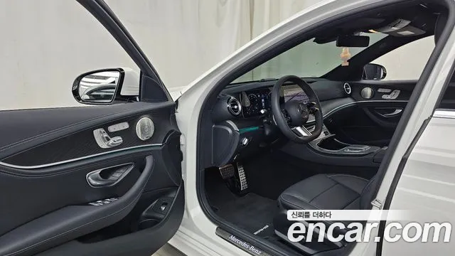 Mercedes-Benz E-Class — Фото автомобиля 10
