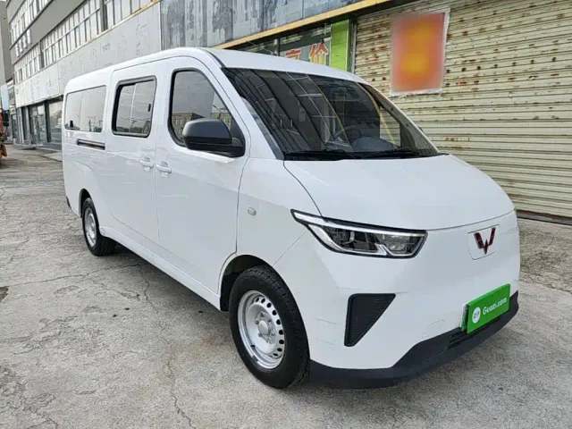 Wuling Yangguang — Фото автомобиля 3