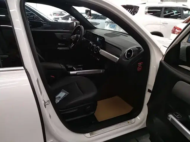 Mercedes-Benz GLB-Class — Фото автомобиля 19