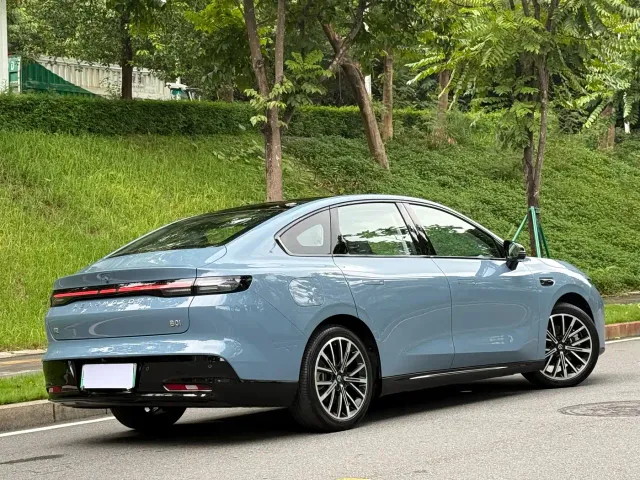 Leapmotor B01 — Фото автомобиля 5