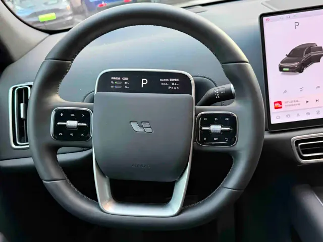 Li Auto L7 — Фото автомобиля 6