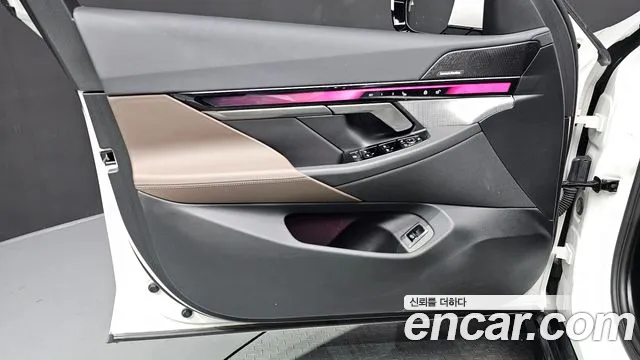 BMW 5 Series G60 — Фото автомобиля 24
