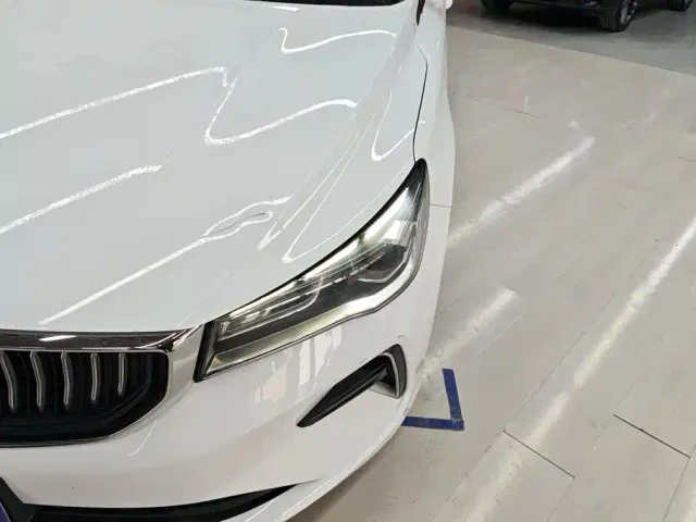 Geely Emgrand — Фото автомобиля 5