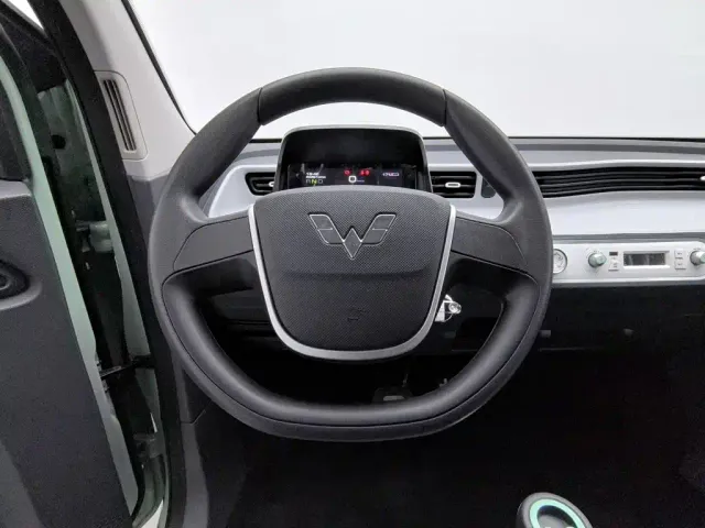 Wuling Hongguang Mini EV — Фото автомобиля 11