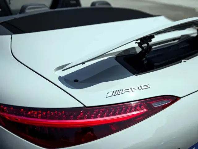 Mercedes-Benz Mercedes-Benz SL-Class AMG 2024 AMG SL 63 4MATIC+ — Фото автомобиля 8