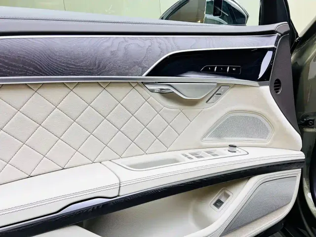 Audi A8 — Фото автомобиля 11