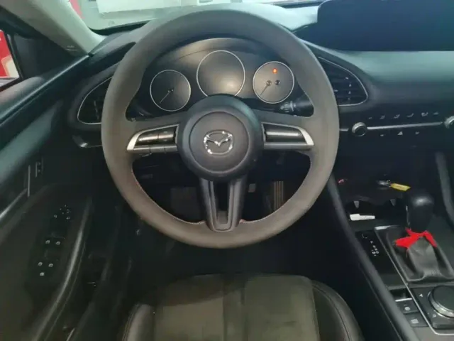 Mazda Axela — Фото автомобиля 10