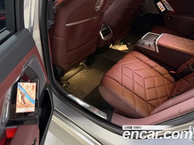 BMW 7 Series G70 — Фото автомобиля 16