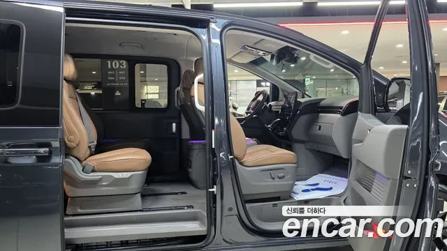 Hyundai Staria Staria 4WD Lounge 9 мест — Фото автомобиля 14