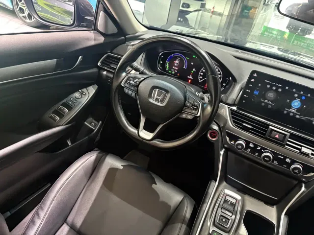 Honda Accord — Фото автомобиля 9