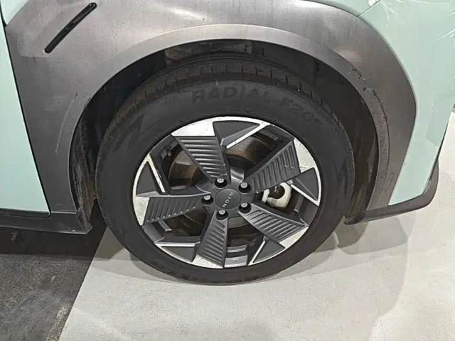 GAC Aion Y — Фото автомобиля 11