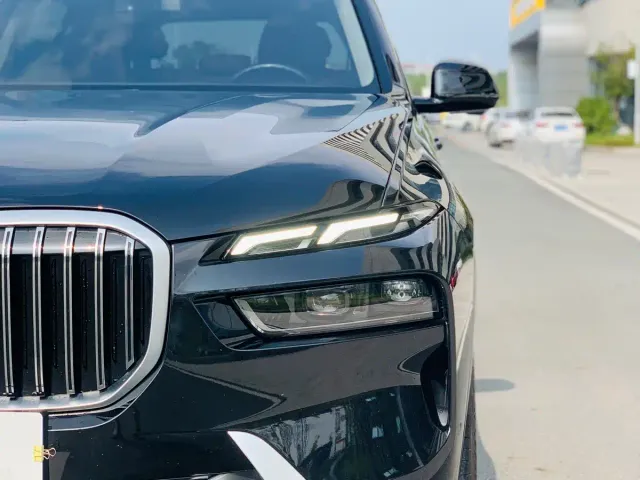 BMW X7 — Фото автомобиля 8