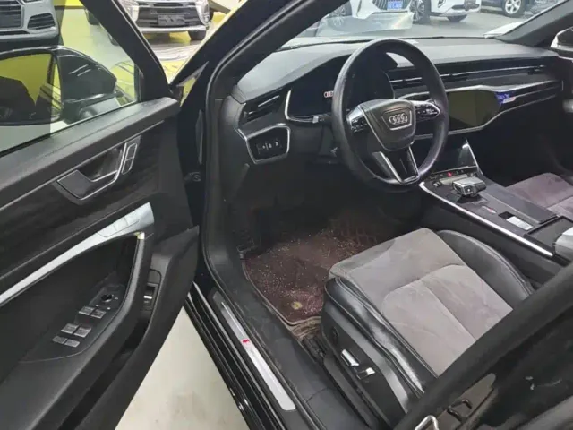 Audi A6L — Фото автомобиля 14