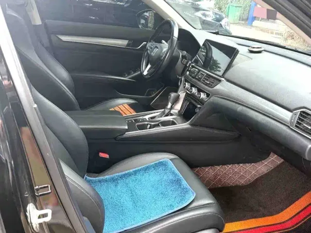 Honda Accord — Фото автомобиля 4