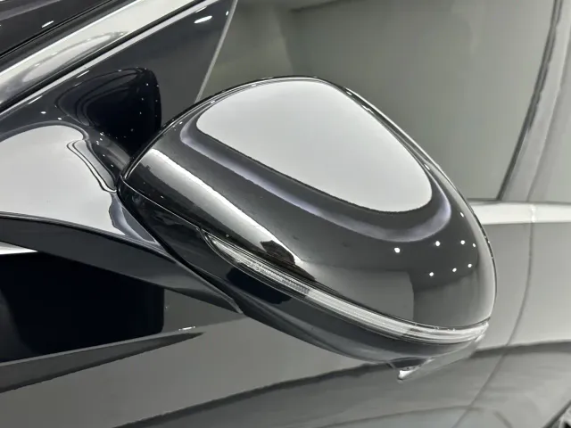 Mercedes-Benz E-Class — Фото автомобиля 23