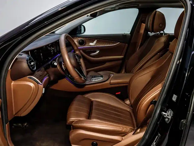 Mercedes-Benz E-Class — Фото автомобиля 8