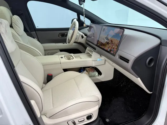 Li Auto Li Auto i6 2025 4WD Base Model — Фото автомобиля 8