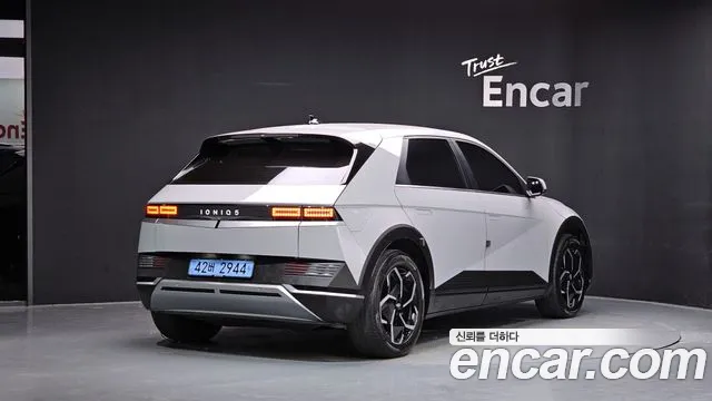 Hyundai Ioniq 5 — Фото автомобиля 2