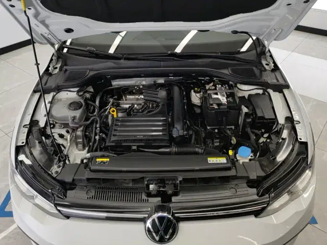 Volkswagen Golf — Фото автомобиля 10
