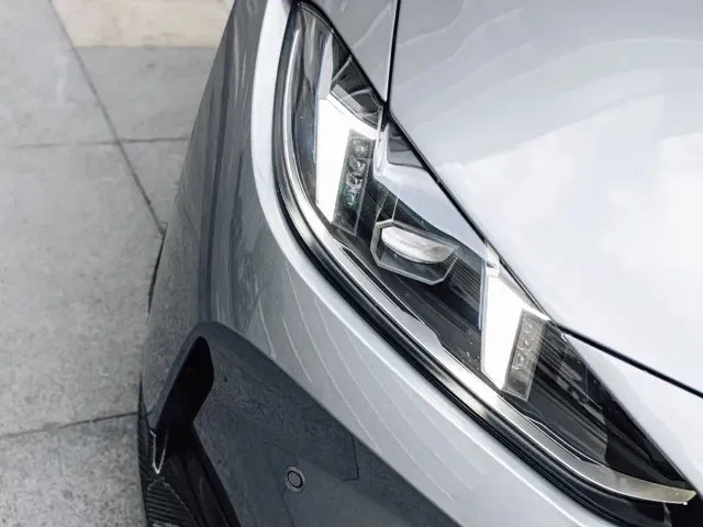 BMW M4 — Фото автомобиля 5