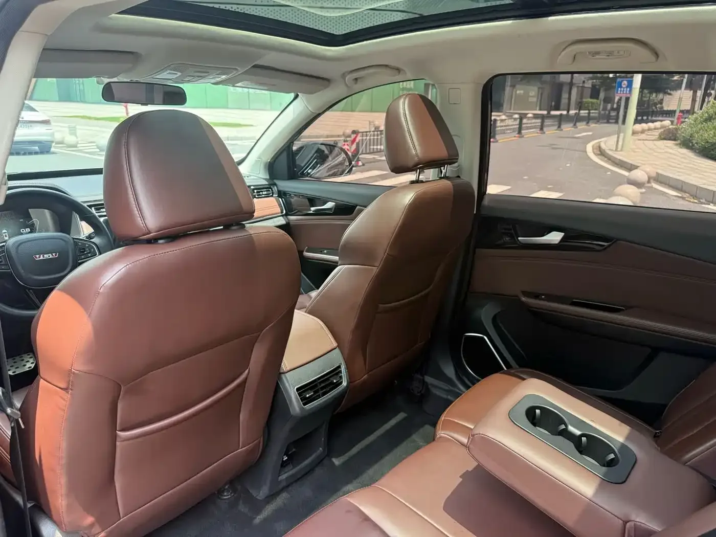 Sinotruk VGV VGV U70Pro 2022 1.5T Automatic Comfort Edition 7-seater — Фото автомобиля 12