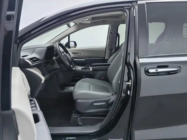 Toyota Granvia — Фото автомобиля 10