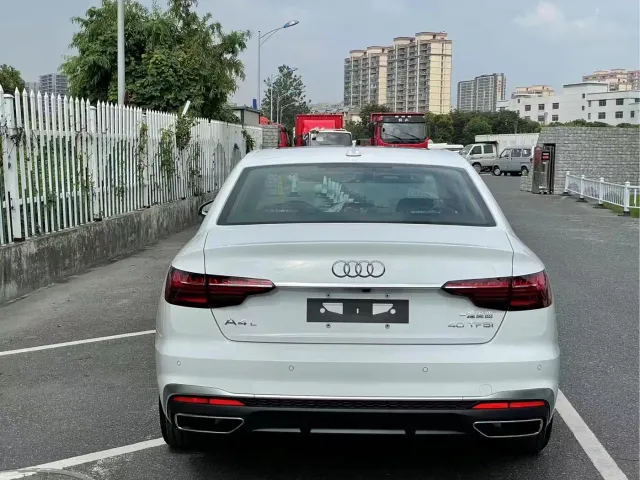 Audi A4L — Фото автомобиля 9