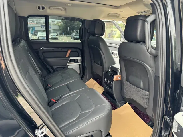 Land Rover Defender — Фото автомобиля 18