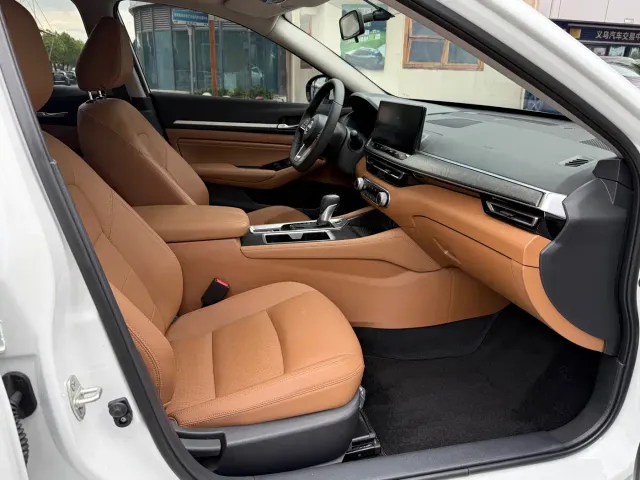 Nissan Teana — Фото автомобиля 10