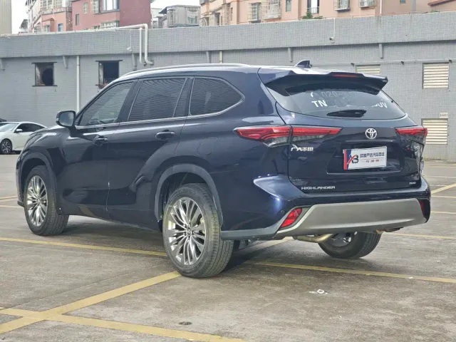 Toyota Highlander — Фото автомобиля 7