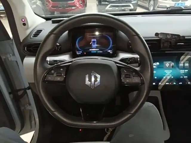 Leapmotor T03 — Фото автомобиля 10