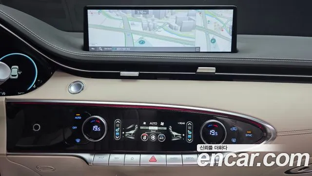 Genesis GV70 — Фото автомобиля 15