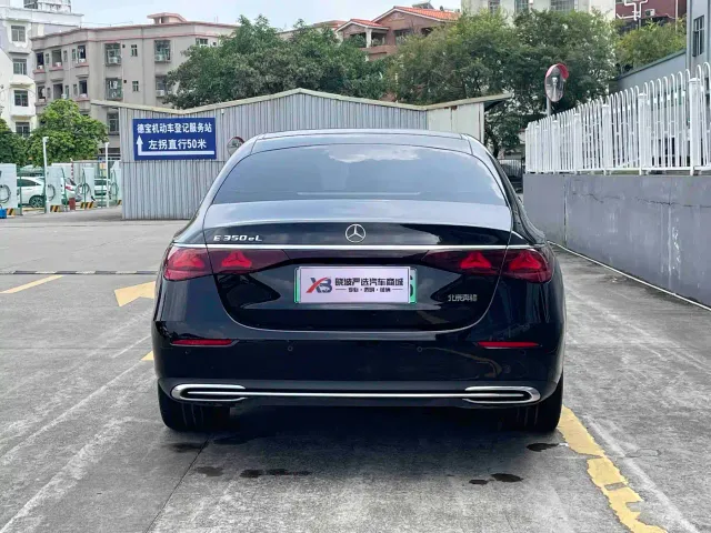 Mercedes-Benz E-Class — Фото автомобиля 4