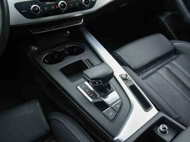 Audi A4L — Фото автомобиля 9