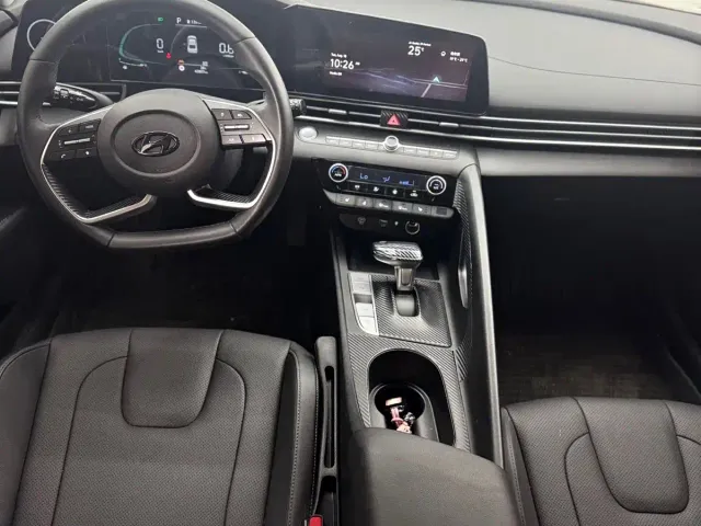 Hyundai Elantra — Фото автомобиля 7