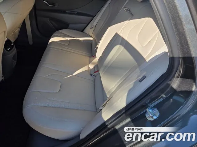 Hyundai Avante CN7 — Фото автомобиля 13