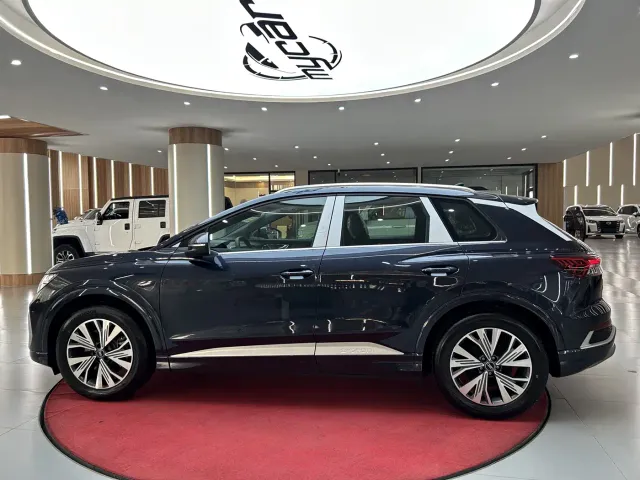 Audi Q4 e-tron — Фото автомобиля 8