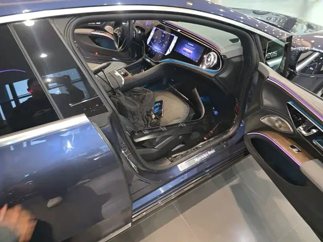 Mercedes-Benz EQS — Фото автомобиля 8