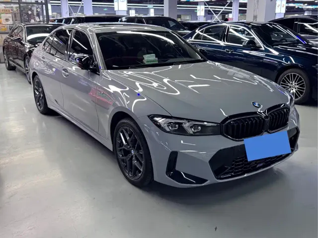 BMW 3 Series — Фото автомобиля 3