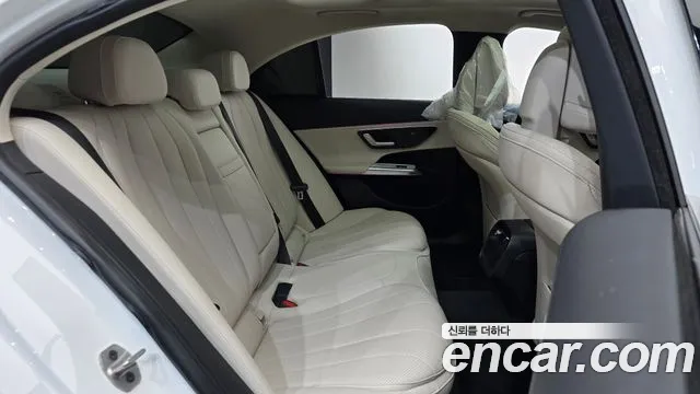Mercedes-Benz E-Class W214 — Фото автомобиля 17